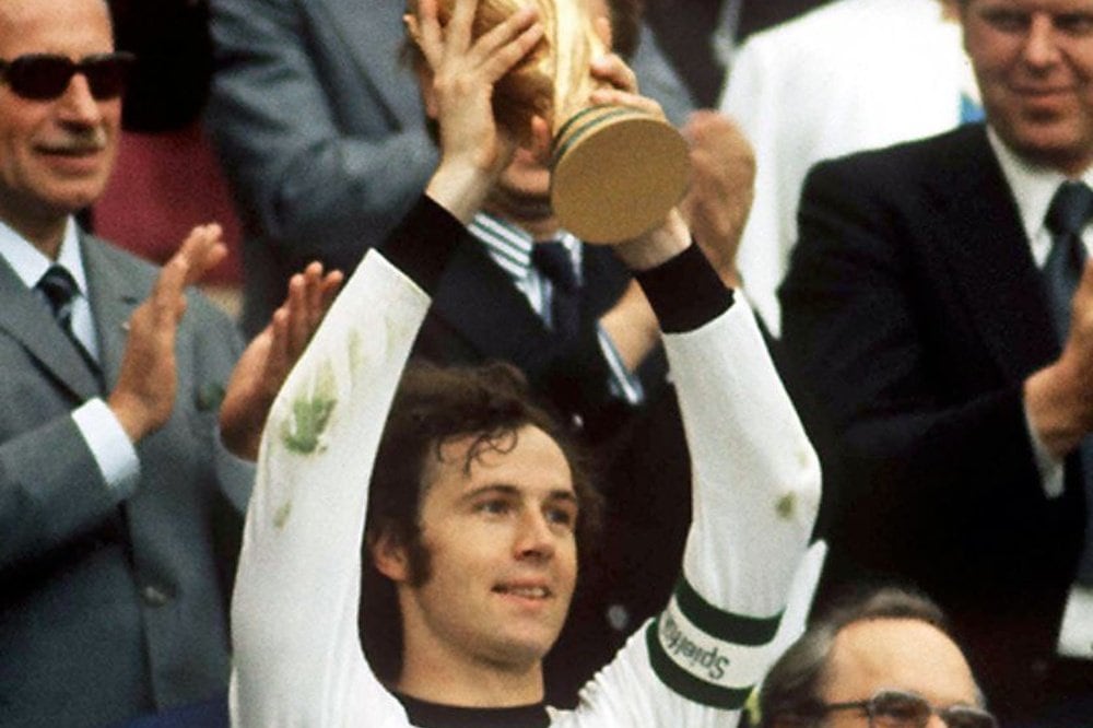Franz Beckenbauer, uno de los mejores jugadores de la historia.
