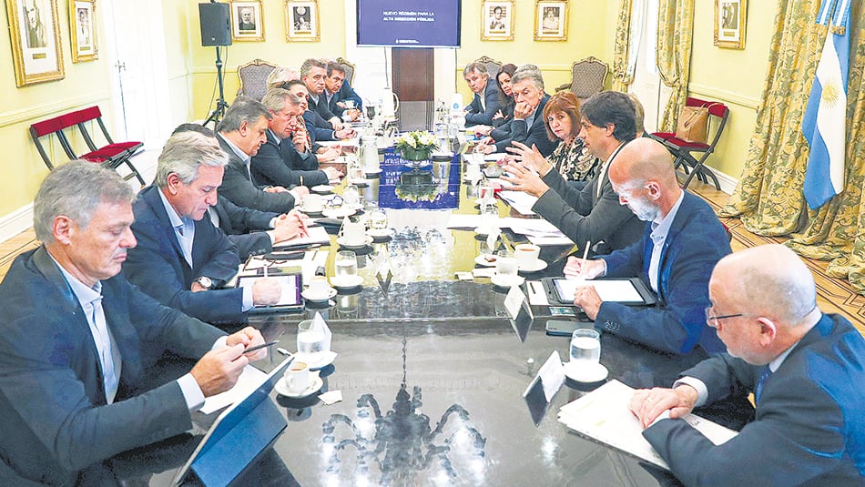 El ministro Hernán Lacunza expuso ayer ante sus pares en la reunión de gabinete. 