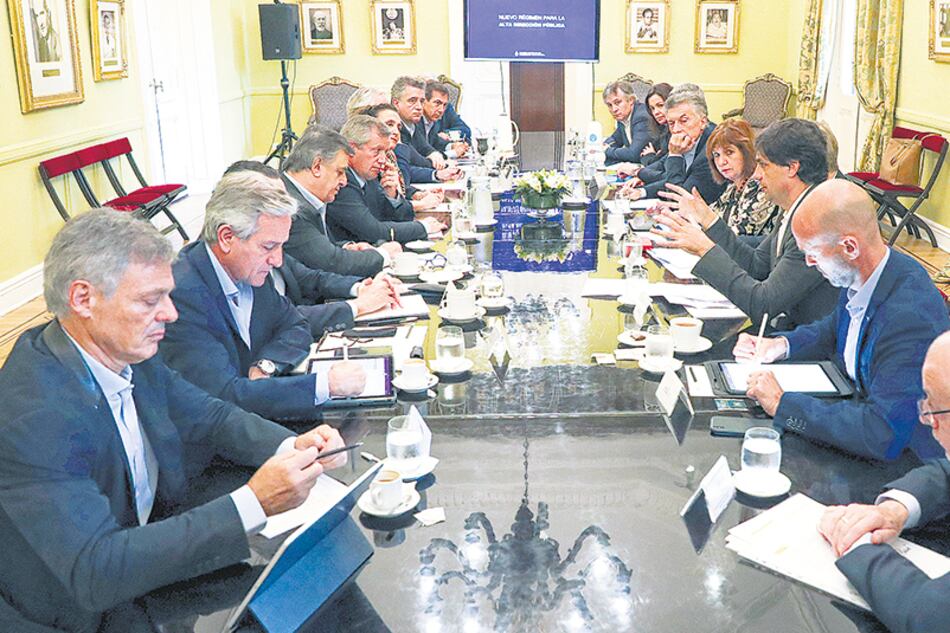 El ministro Hernán Lacunza expuso ayer ante sus pares en la reunión de gabinete.