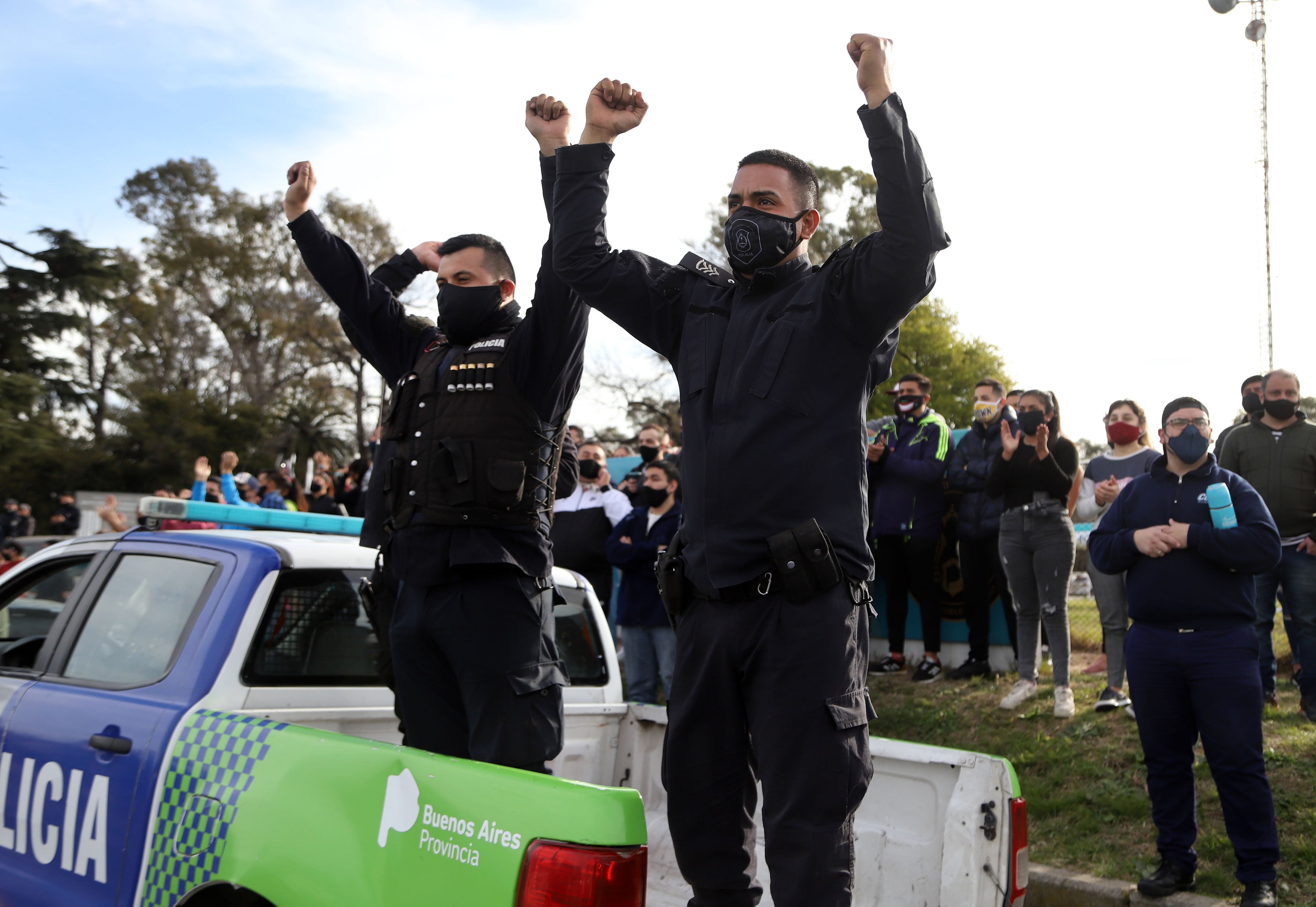 El reclamo de los agentes sigue pese al anuncio de un aumento salarial.