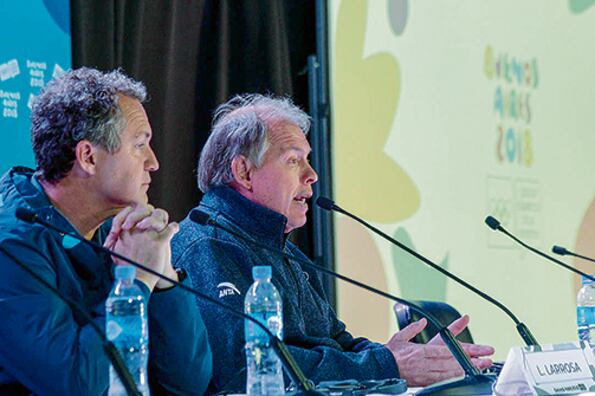 Larrosa y Werthein en la conferencia, Rodríguez Larreta se fue apurado.
