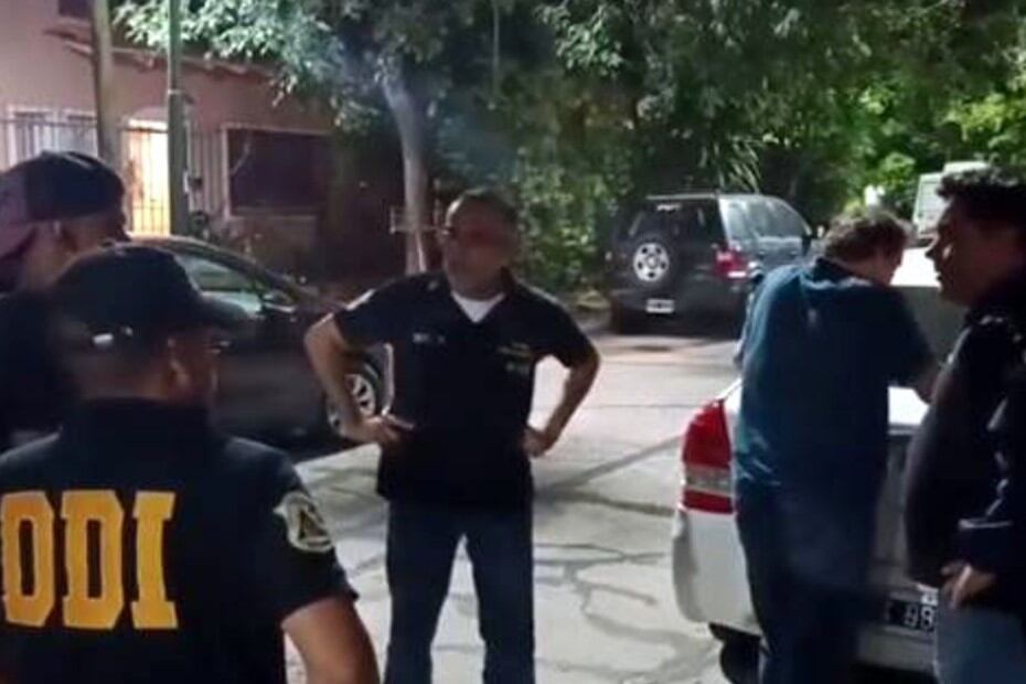 Si bien se planteó como hipótesis inicial la de un homicidio en ocasión de robo en el marco de una entradera, la fiscal investigó al hijo.