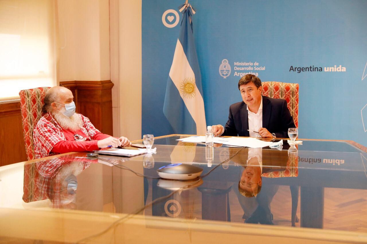 Emilio Pérsico y Daniel Arroyo, en la presentación del informe.