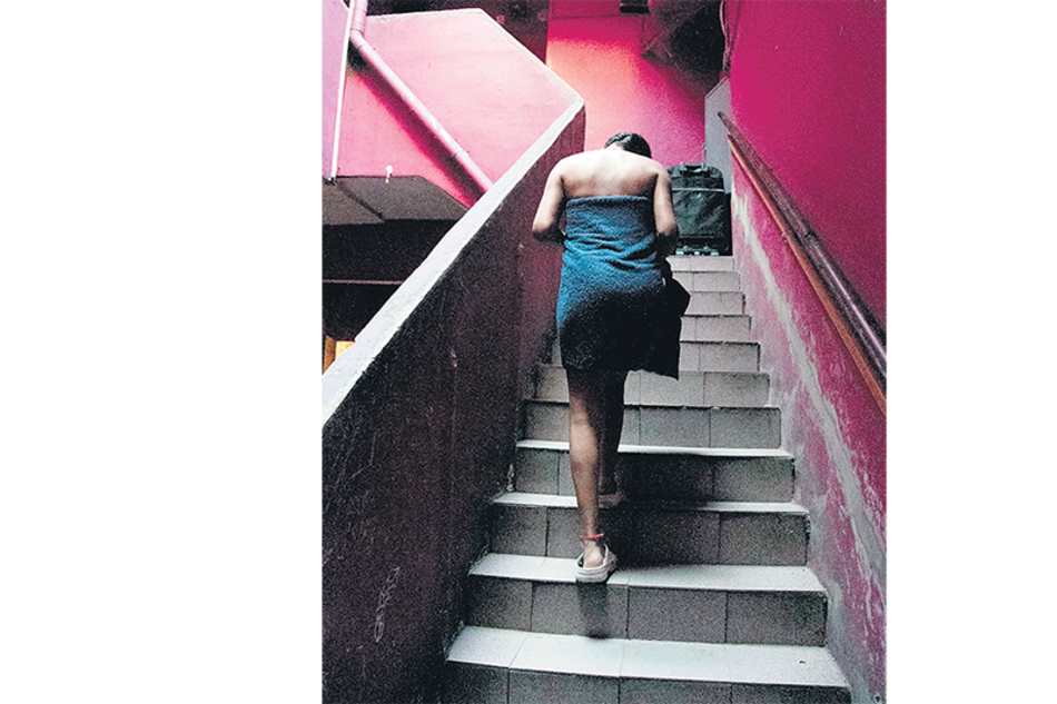 Imagen del libro “Hotel Gondolín” (Paripé Books, 2015) de Estefanía d’Esperies y Patricio Binaghi.