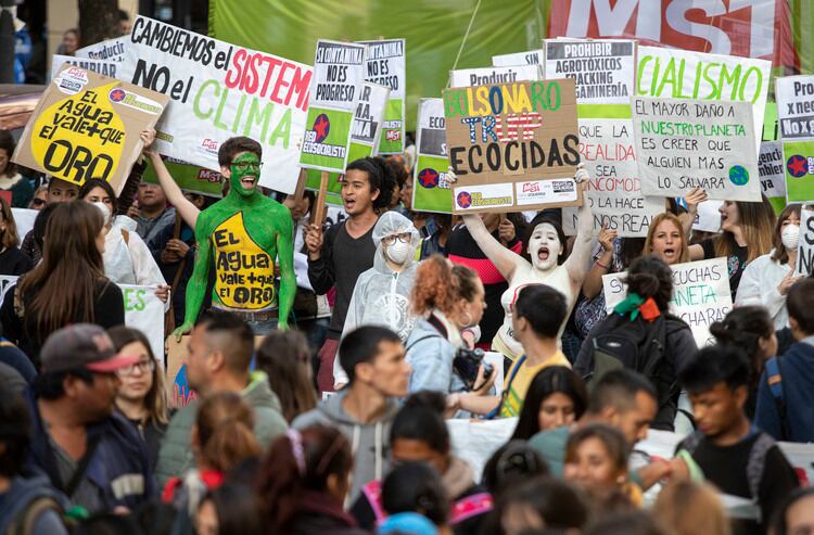 Una imagen de la marcha de ayer en Avenida de Mayo. 