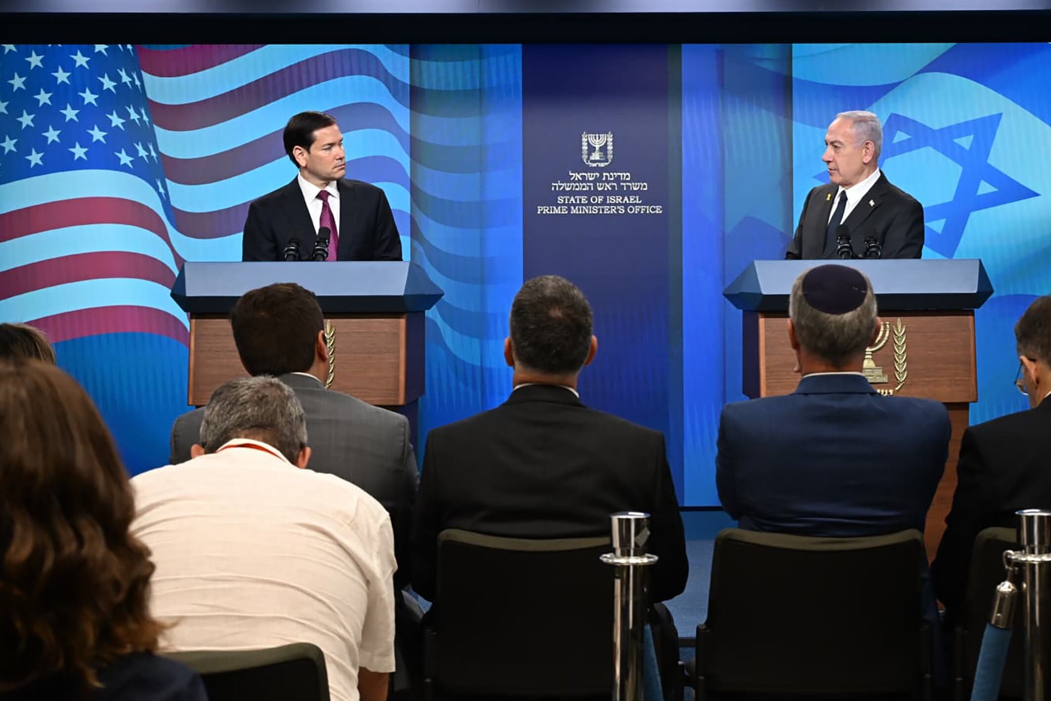 Marco Rubio, enviado de Trump, junto a Benjamin Netanyahu. 