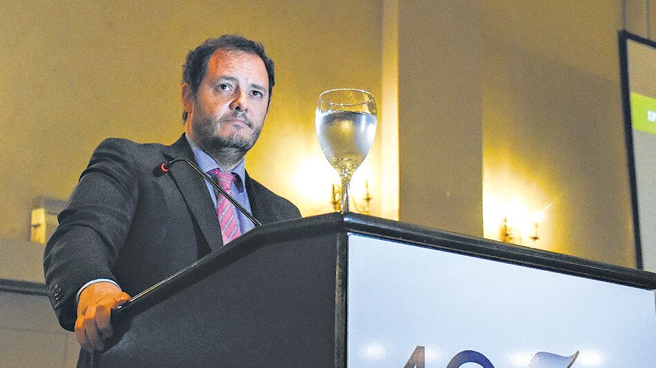 El precio del dólar en las casas de cambio bajó a 17,94 pesos. El BCRA subió la tasa de las Lebac en el mercado secundario.