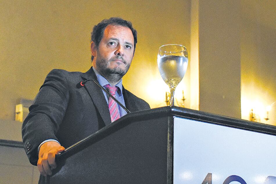 El precio del dólar en las casas de cambio bajó a 17,94 pesos. El BCRA subió la tasa de las Lebac en el mercado secundario.