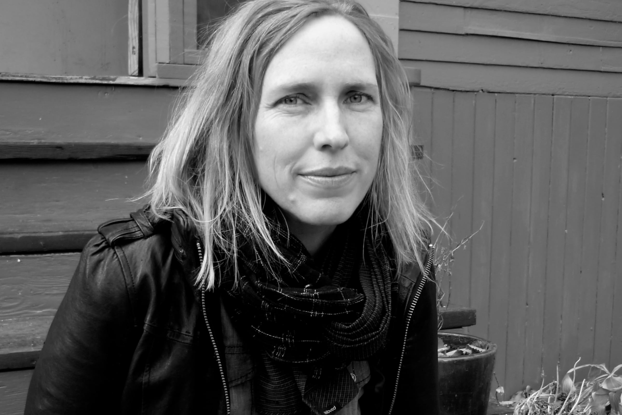 Miriam Toews fue la esposa menonita engañada en la película "Luz silenciosa", del mexicano Carlos Reygadas.