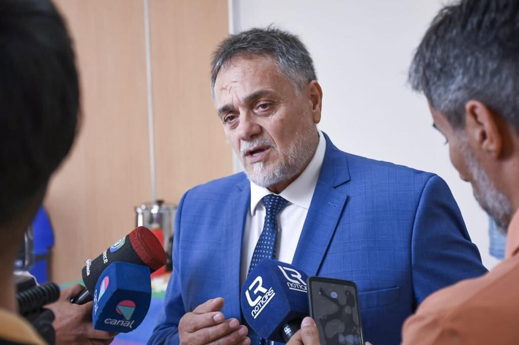 Ministro de Vivienda, Tierras y Hábitat Social, Ariel Puy Soria.