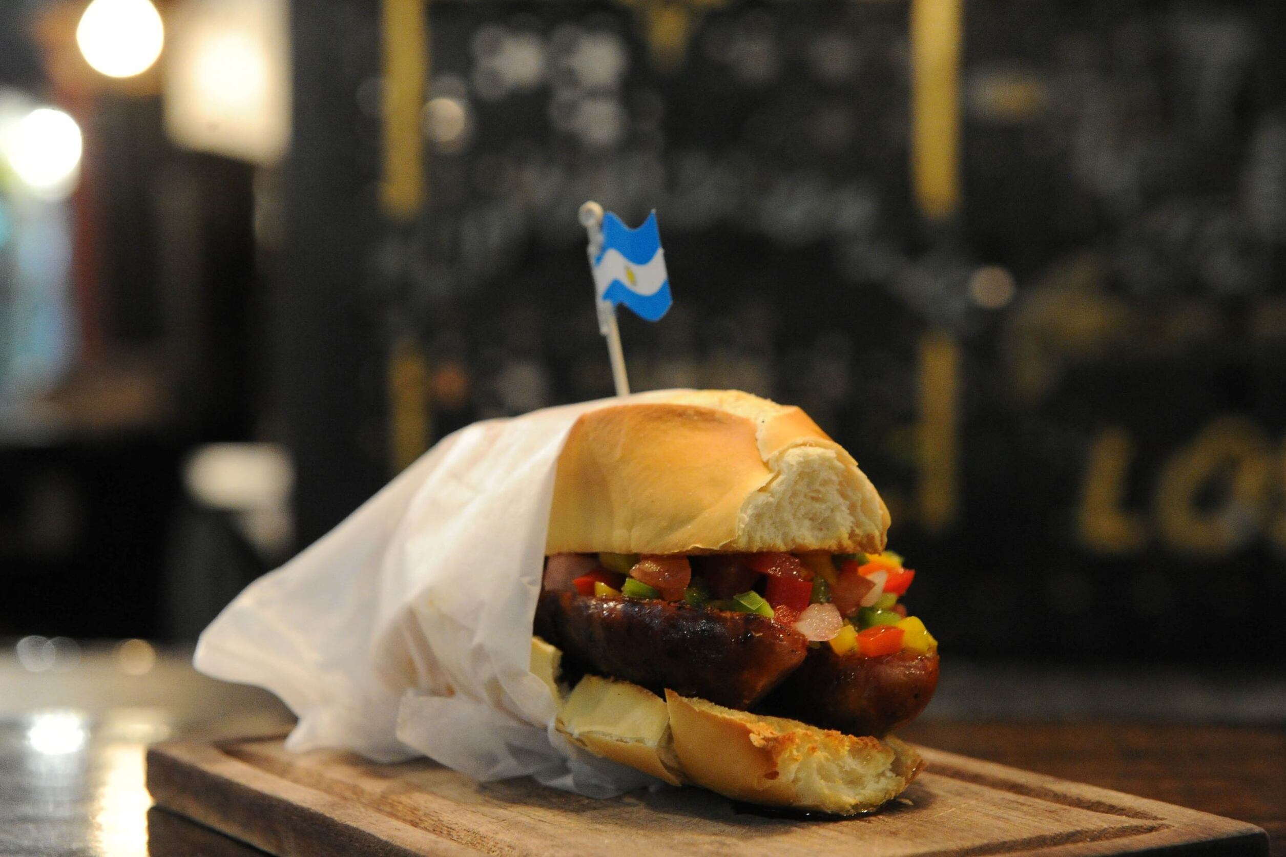 El choripán fue elegido como el mejor "hot dog" del mundo en el ranking que realizó la revista de gastronomía Taste Atlas.