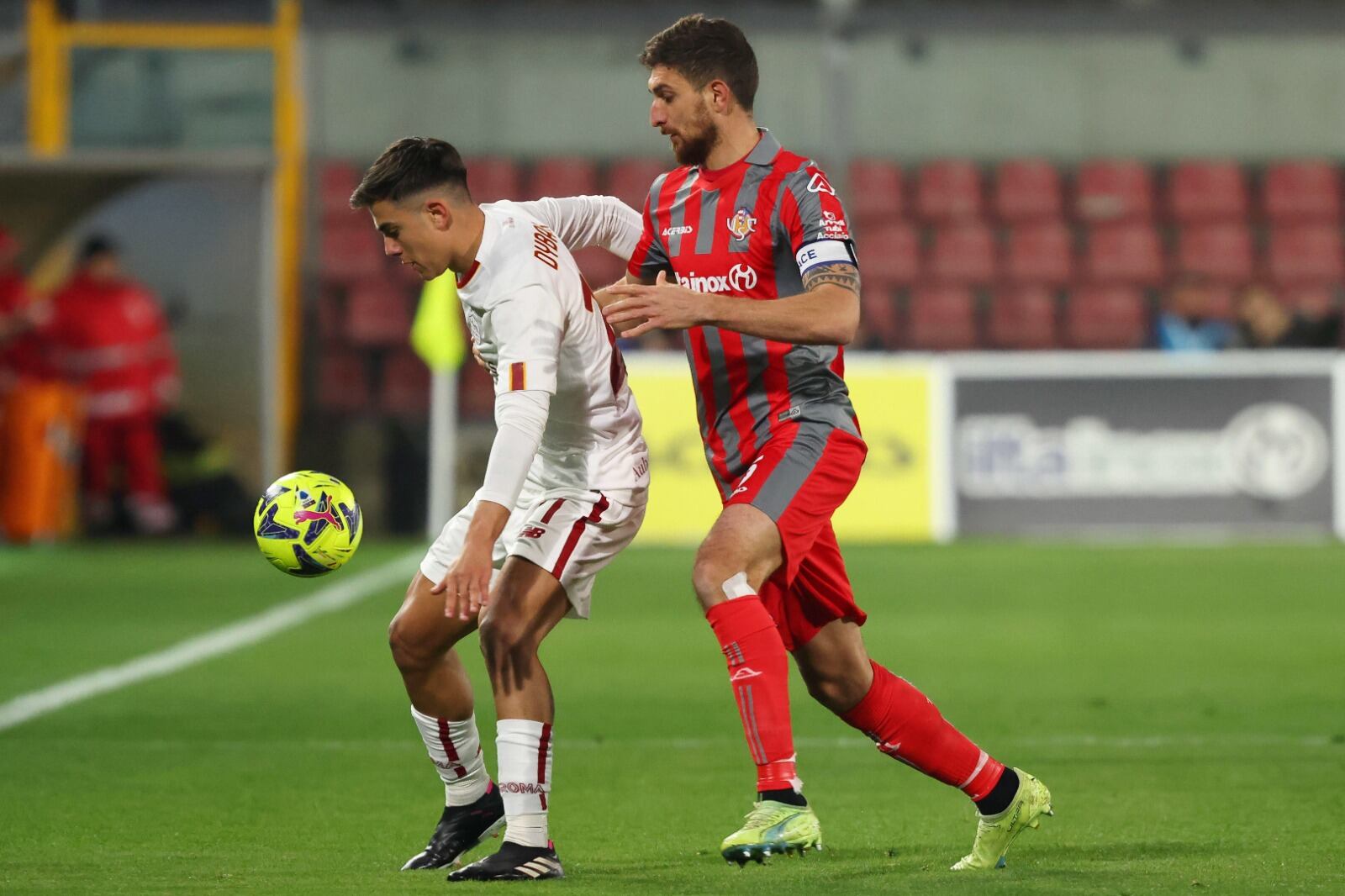 Dybala fue titular, pero Roma perdió en su visita a Cremonese