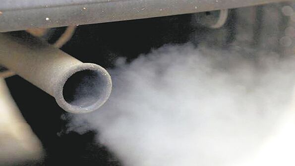 La reducción de controles a la emisión está impulsada por la industria automotriz.