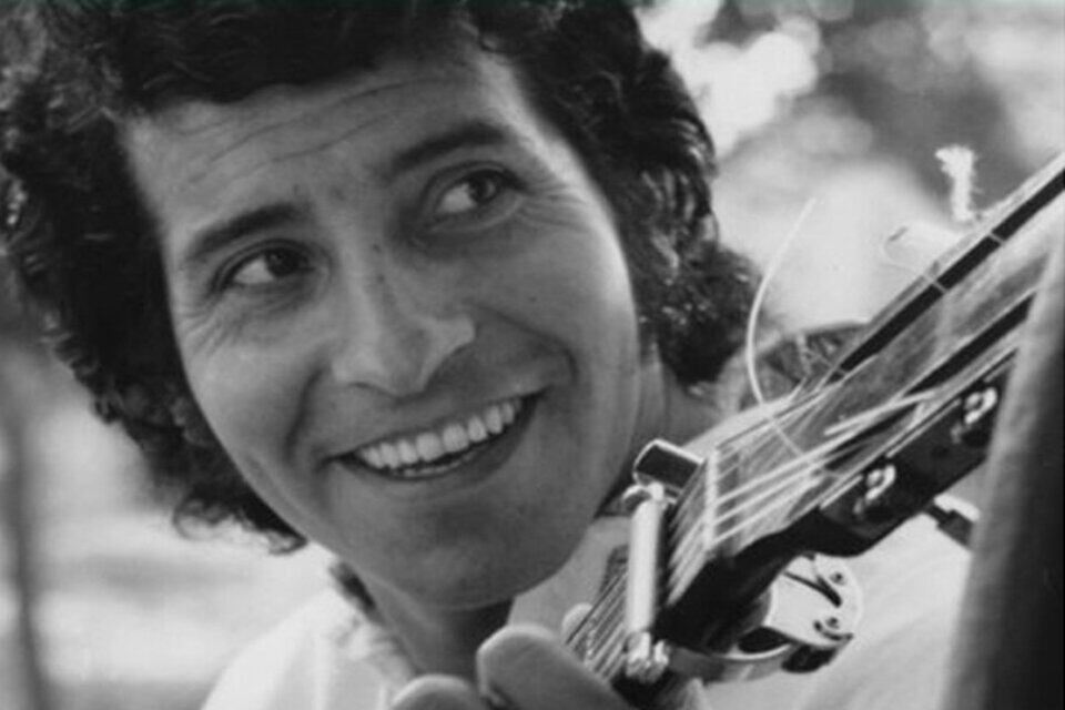 Víctor Jara, un emblema de la música popular chilena. 