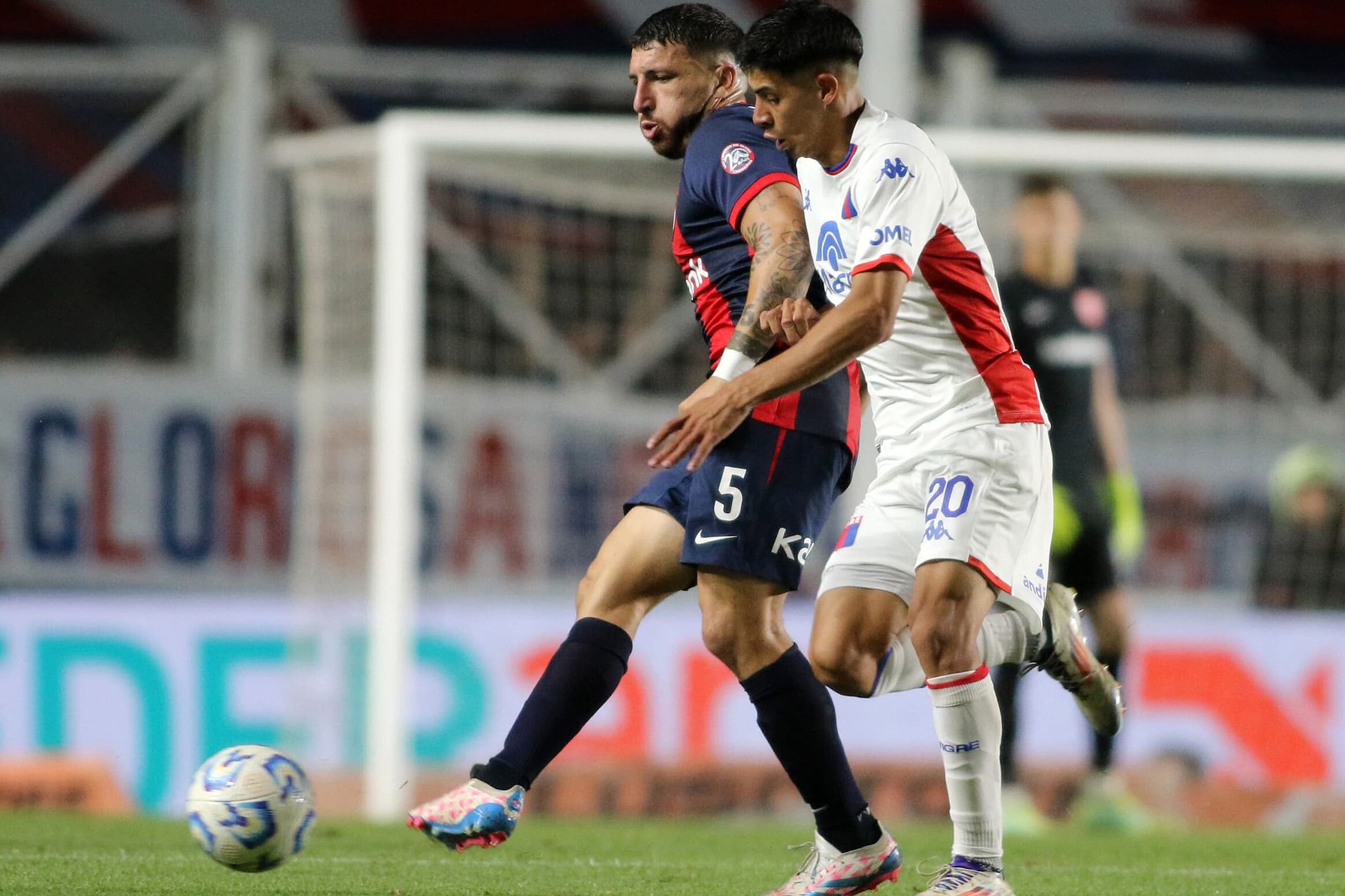 San Lorenzo perdió otra vez y hubo muchos insultos en el Bajo Flores