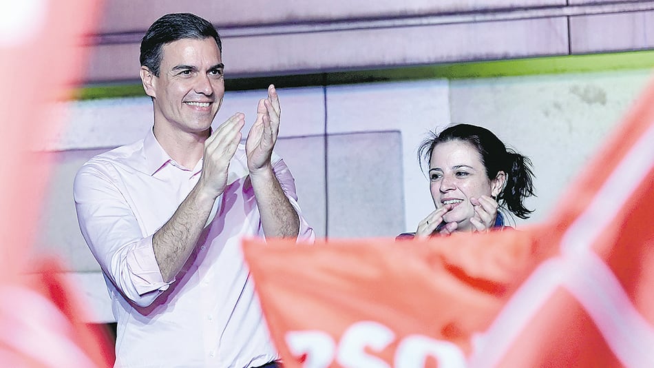 Sánchez fue interrumpido por la militancia al grito de “con Rivera, no; con Rivera, no”, en alusión a un pacto con Ciudadanos.