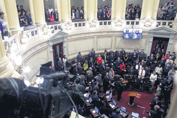 En medio de un clima agitado, la Cámara alta tratará los proyectos sobre tarifas la semana próxima.
