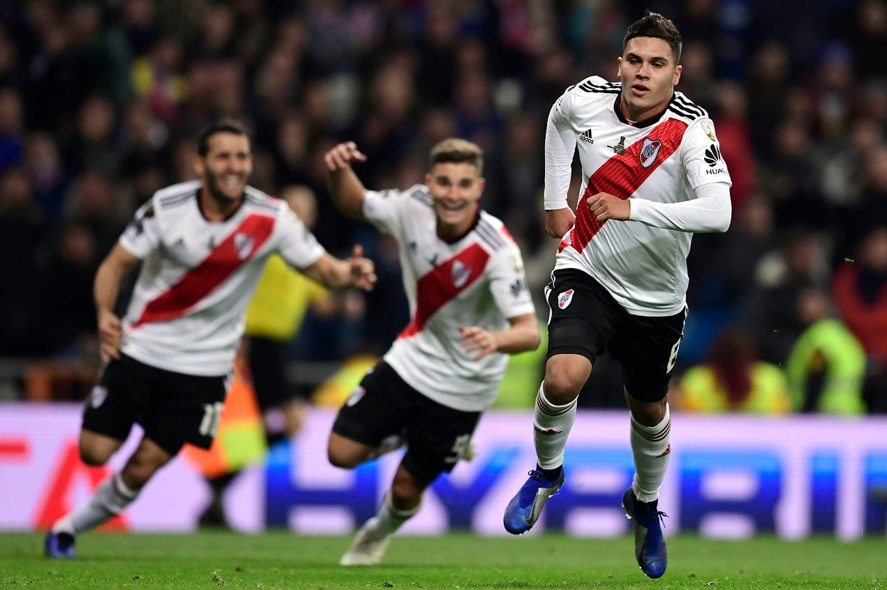 River festeja el gol de Quintero a Boca en la Libertadores 2018. Detrás, un jovensísimo Julián Alvarez y Camilo Mayada