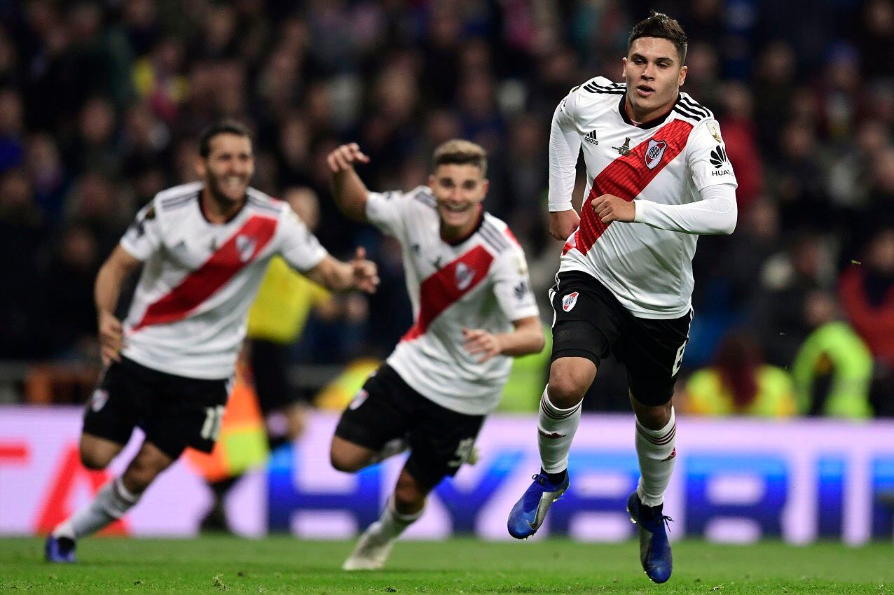 River festeja el gol de Quintero a Boca en la Libertadores 2018. Detrás, un jovensísimo Julián Alvarez y Camilo Mayada