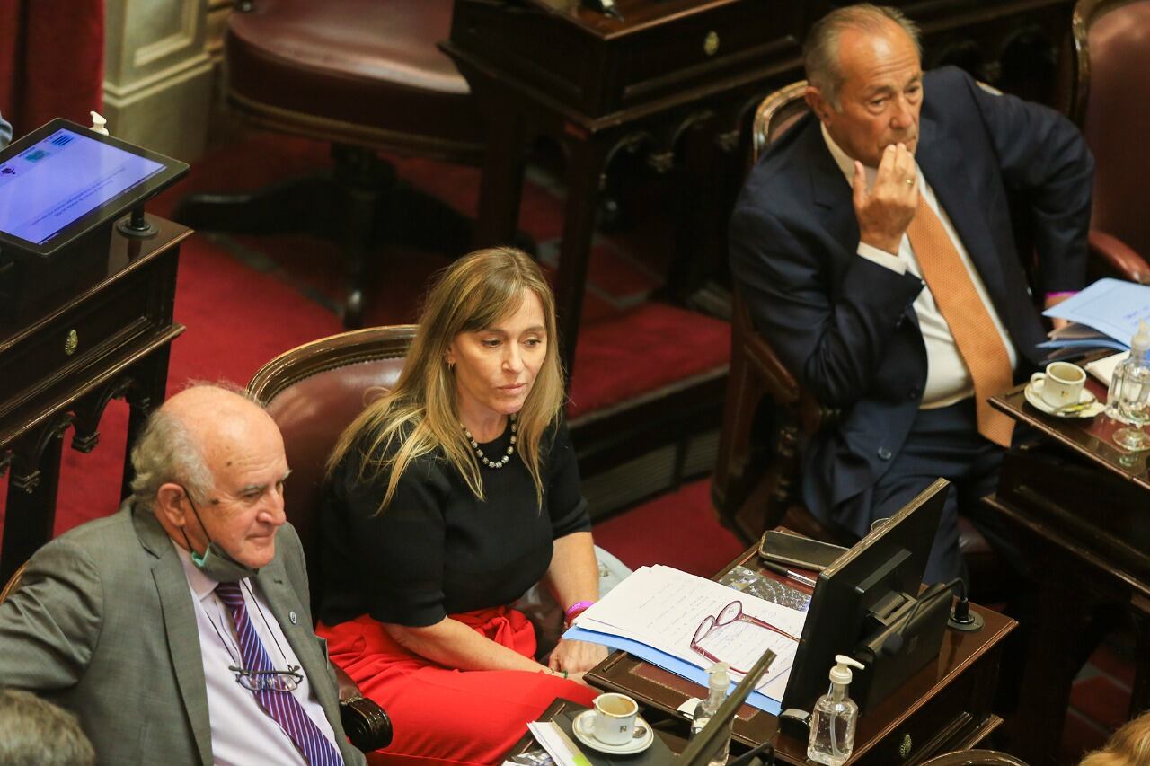 Di Tullio apuntó contra Villegas y el procurador bonaerense, Julio Conte Grand