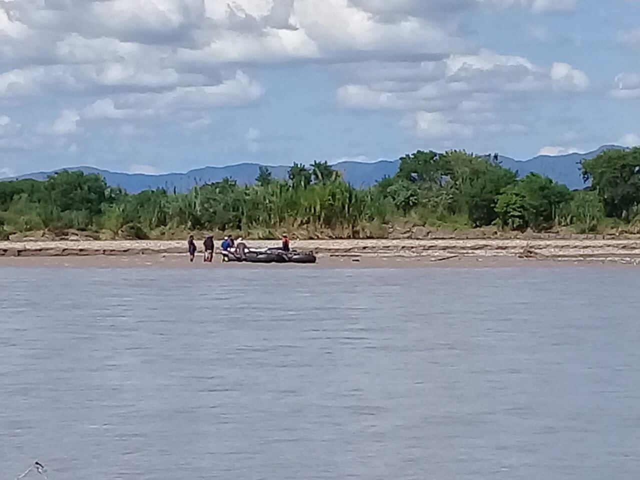 Operativo en el río Bermejo