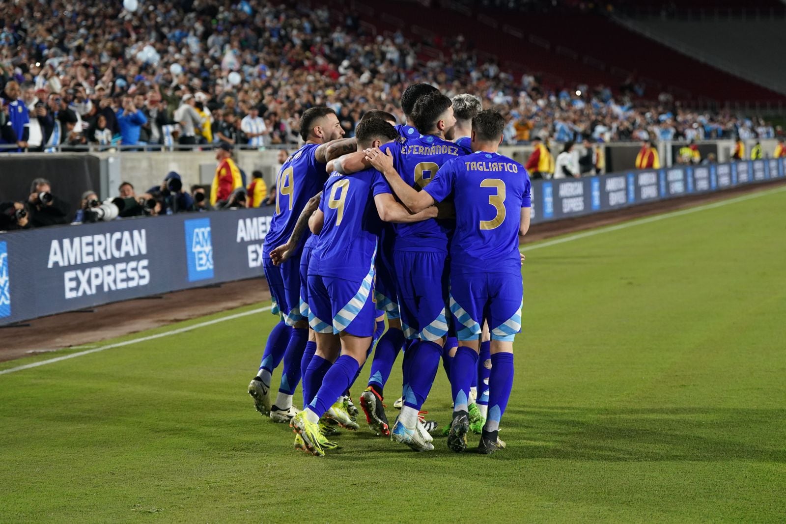 Parecía ya todo escrito: la Copa América, el Mundial, los récords, el fútbol hermoso. Pero en este par de amistosos volvieron las sorpresas