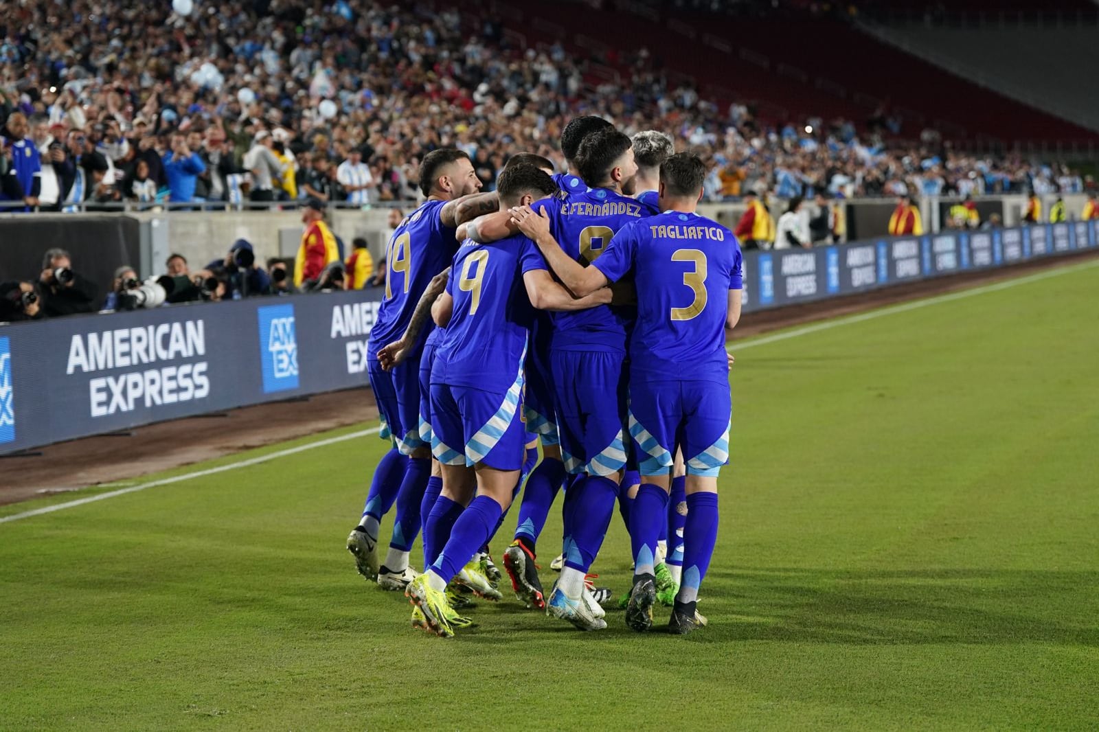 Parecía ya todo escrito: la Copa América, el Mundial, los récords, el fútbol hermoso. Pero en este par de amistosos volvieron las sorpresas