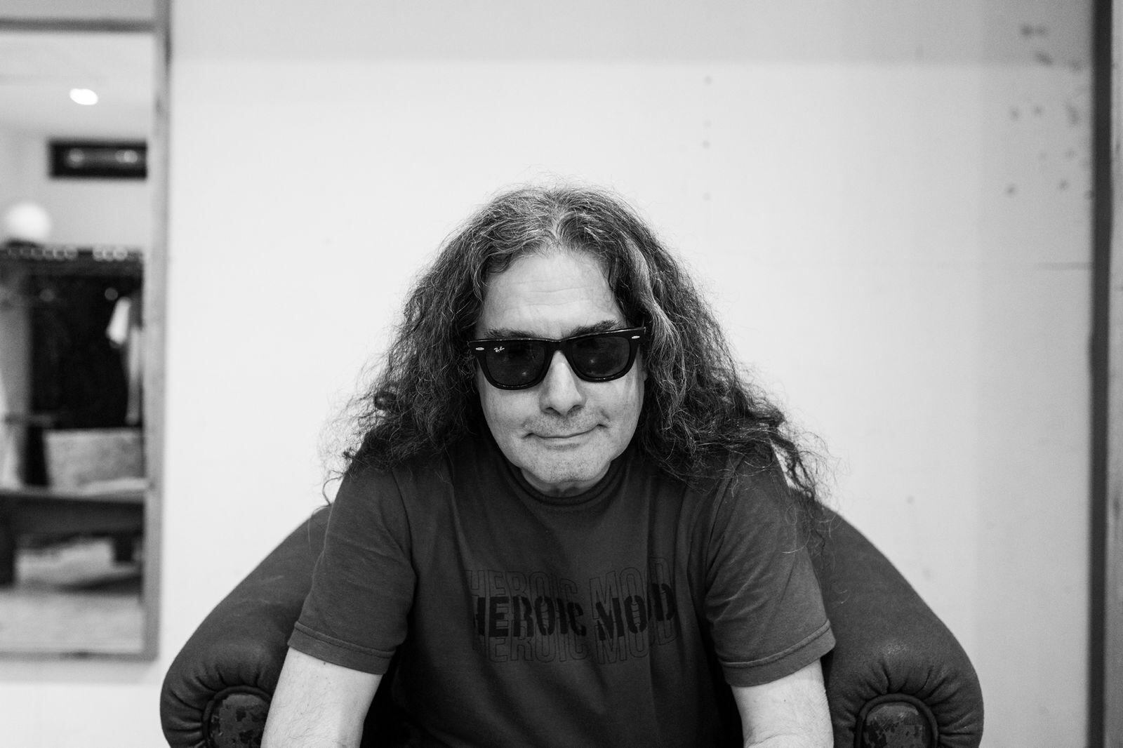 Barrientos publicó un álbum que estuvo guardado en un cajón durante tres años.