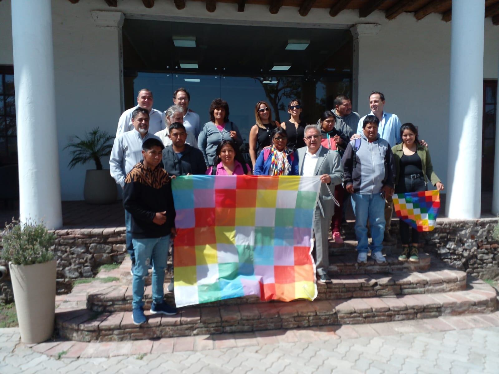 Participantes, tras celebrar el convenio.