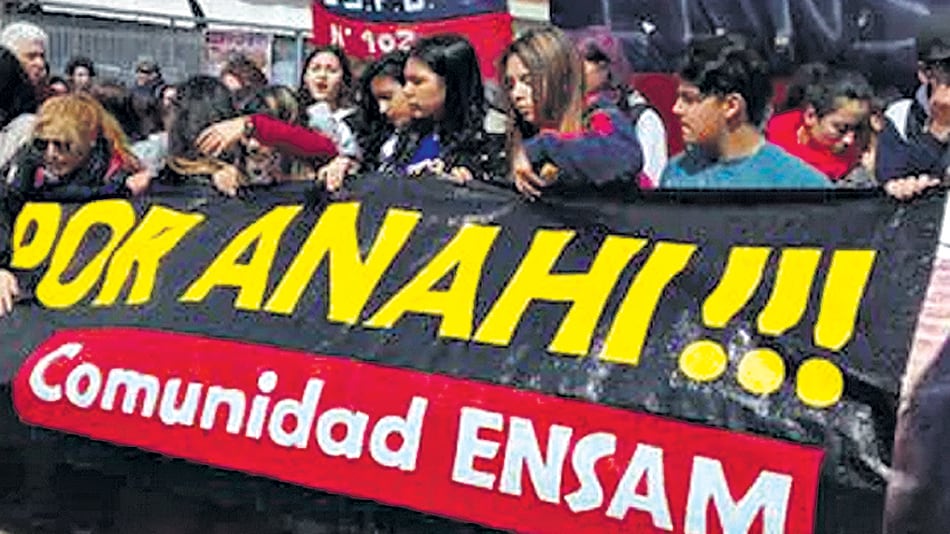 Familiares y amigos de Anahí Benítez marcharon pidiendo justicia.