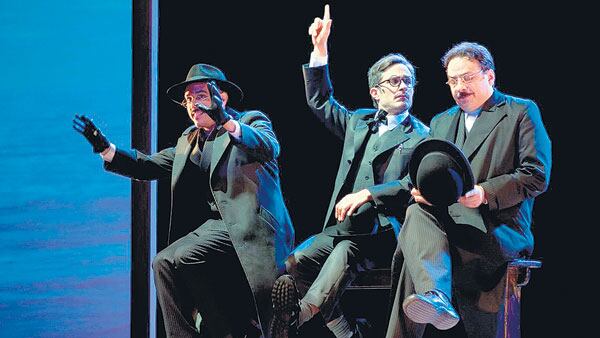 García Bernal encarna a Pessoa en un día histórico concreto.