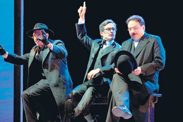 García Bernal encarna a Pessoa en un día histórico concreto.