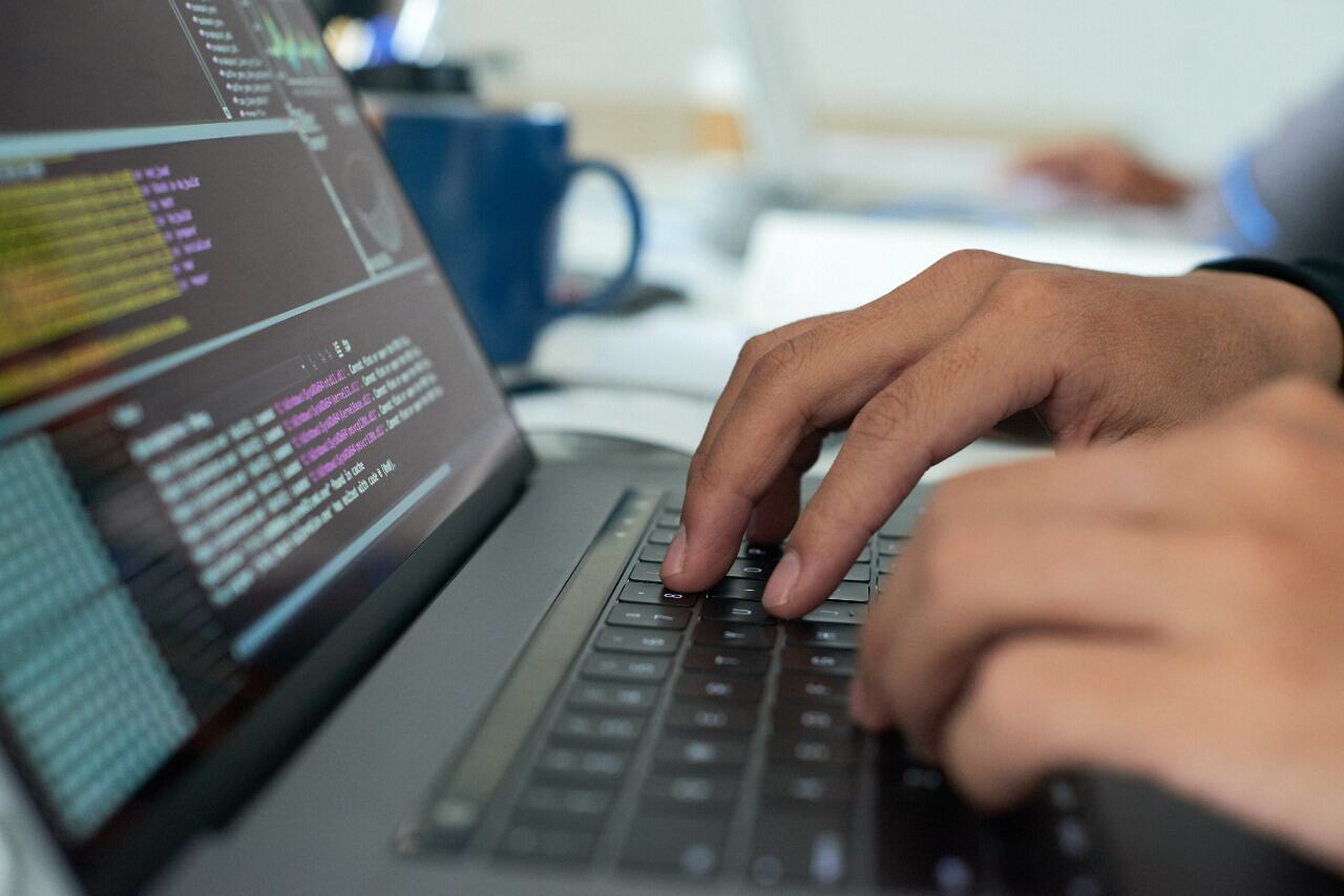 Becas para formar programadores.