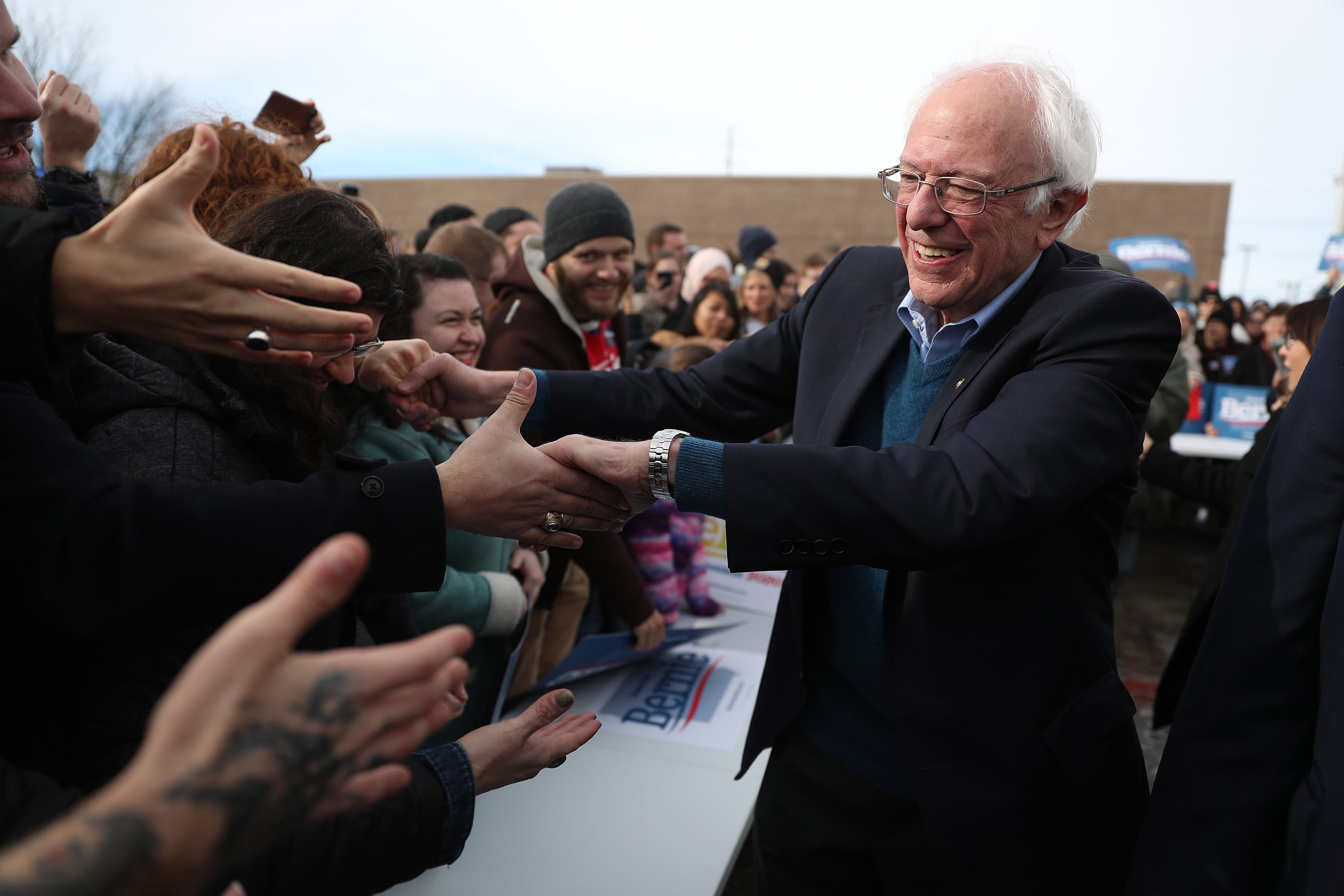 Bernie Sanders encabezó actos masivos en Iowa.