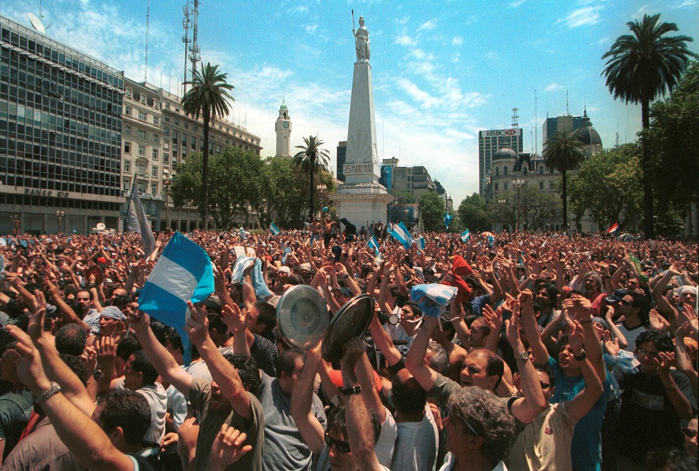 En los días 19 y 20 de diciembre de 2001eclosionó la más grave crisis social y política de toda la posguerra en la Argentina.