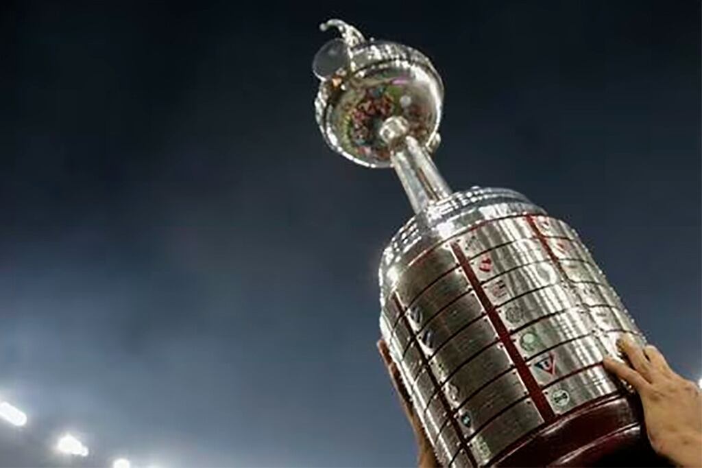 El anhelado trofeo de Copa Libertadores