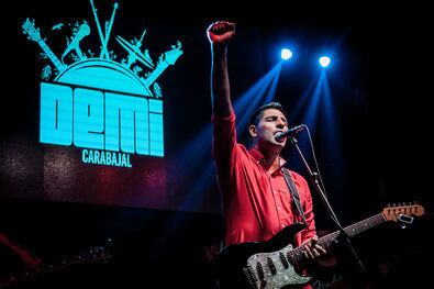 En la apertura, Carabajal propondrá junto a su banda un repertorio de claro corte bailable.