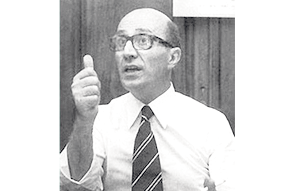 Dante Panzeri, autor de Burguesía y gangsterismo en el deporte; Veiga le dedica un capítulo de su libro.