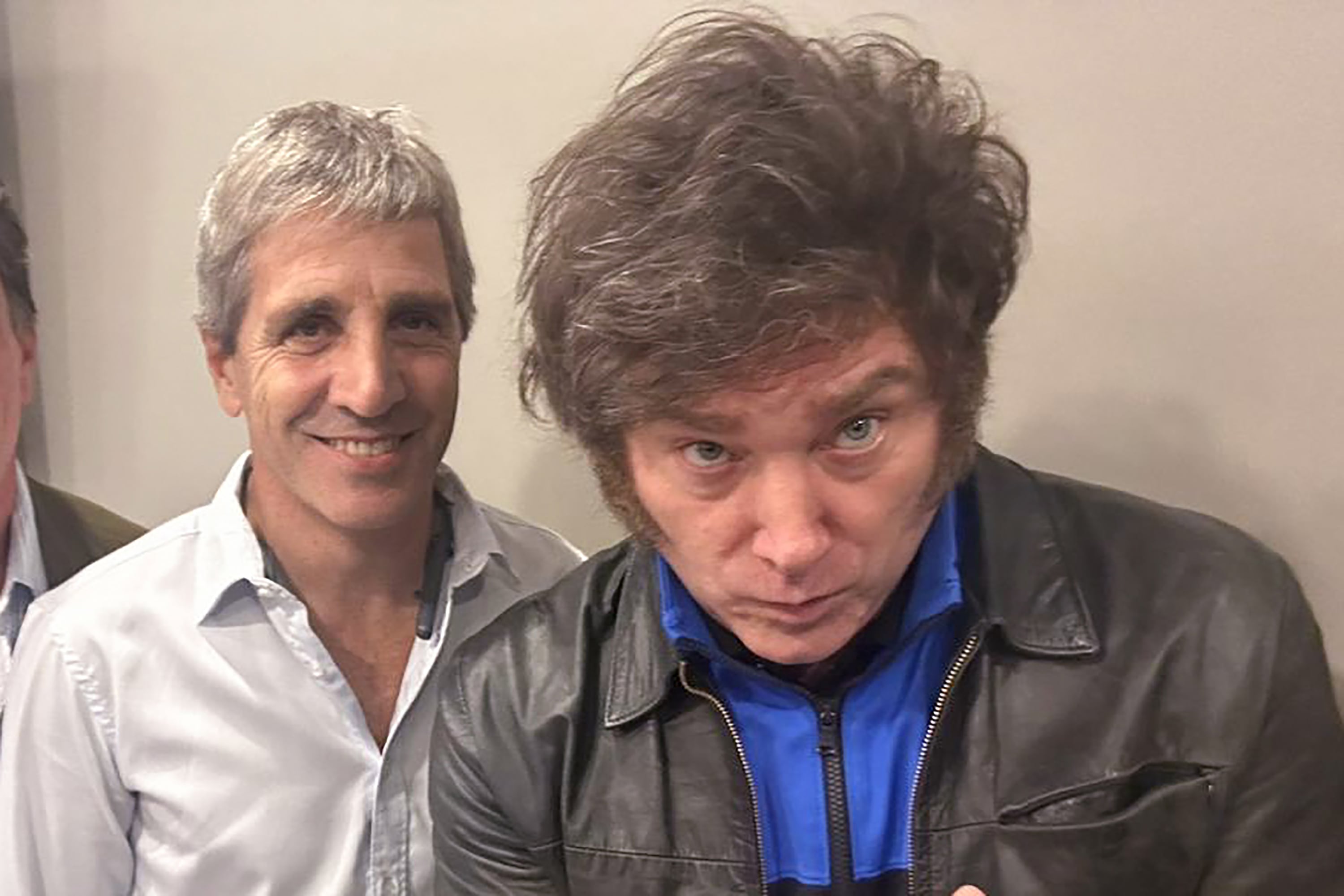 Javier Milei y Luis Caputo, ministro de Economía de la Nación