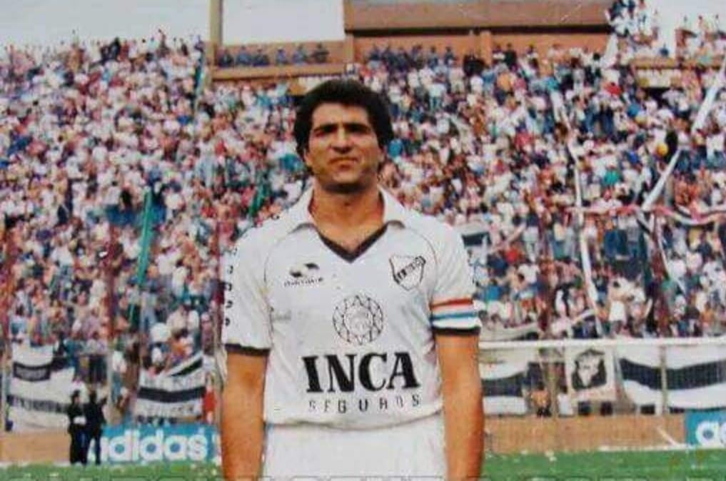 Pascutti en All Boys, temporada 92/93, en la que el equipo de Floresta ascendió al Nacional B. Capitán, manija del equipo y gran figura.