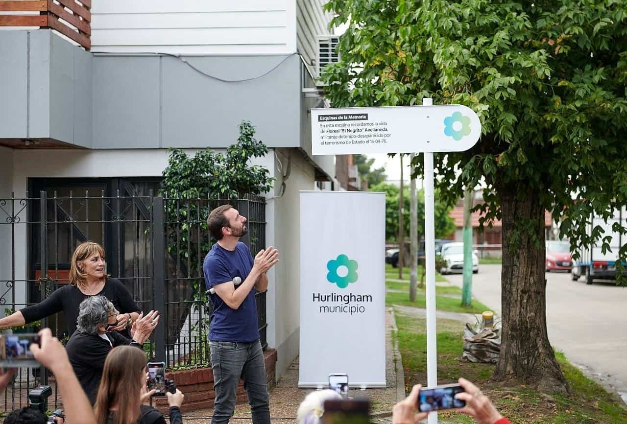 El intendente Damián Selci precisó que "colocaremos placas en distintas esquinas en memoria de los 183 compañeros y compañeras desaparecidos en Hurlingham".