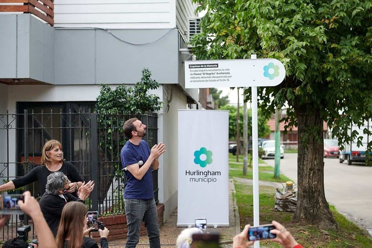 El intendente Damián Selci precisó que "colocaremos placas en distintas esquinas en memoria de los 183 compañeros y compañeras desaparecidos en Hurlingham".