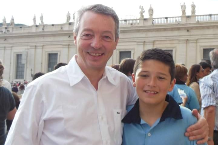 Manzi con su nieto, cuando todavía era niño.