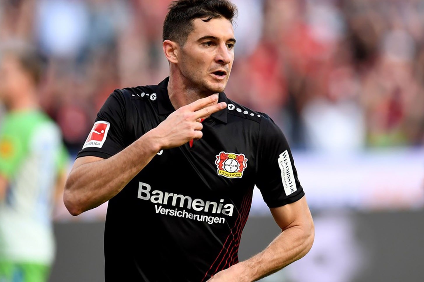 Lucas Alario, cuando militaba en Bayer Leverkusen
