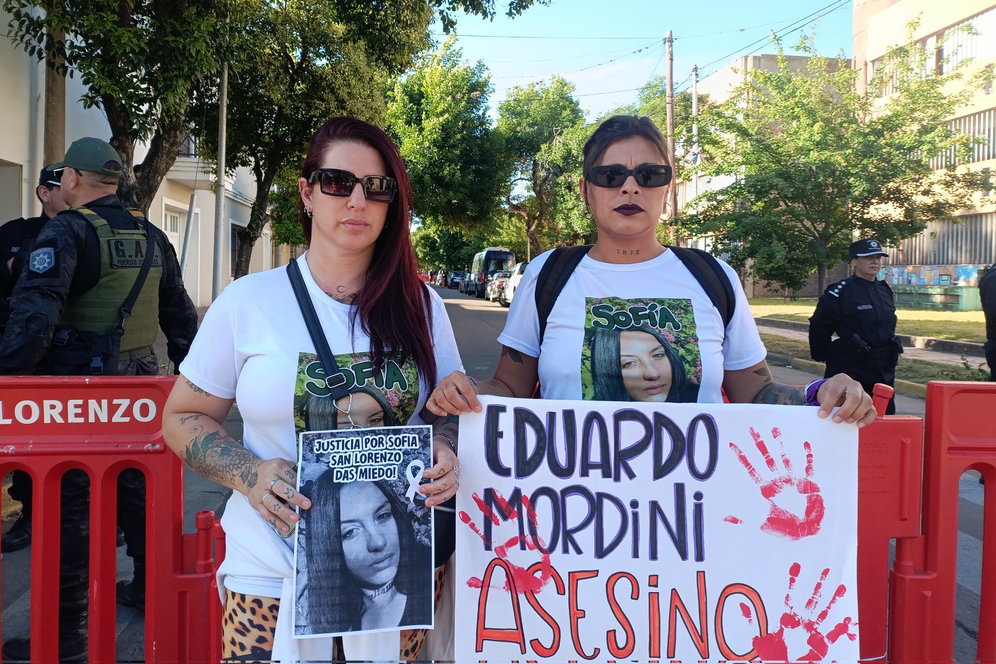 Fueron las amigas, lxs hermanxs de Sofía y los feminismos de San Lorenzo quienes se movilizaron en su búsqueda.
