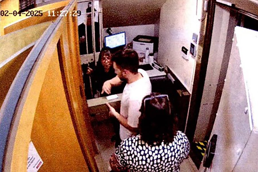 Novelli abrió las cajas el 4 de febrero, diez días antes de la estafa.