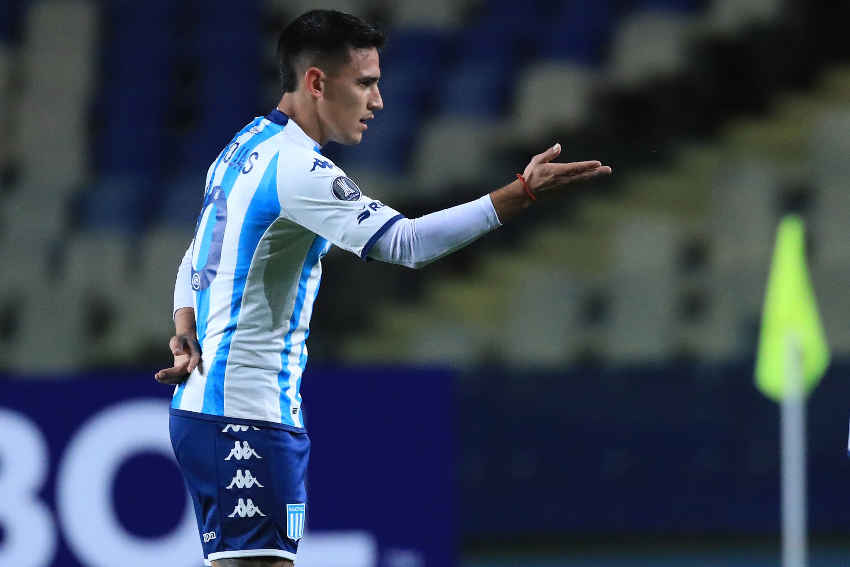 Matías Rojas festeja su golazo como un artista. Razón no le falta