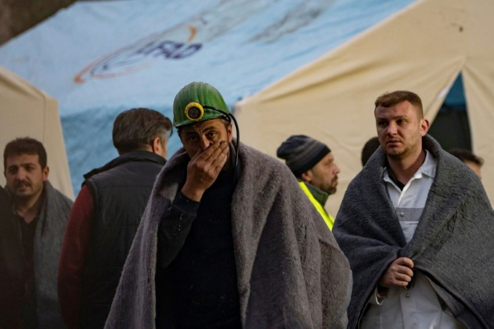 Se sigue buscando al único minero que se encuentra desaparecido. Otros 58 pudieron ser rescatado con vida. (Foto: AFP)