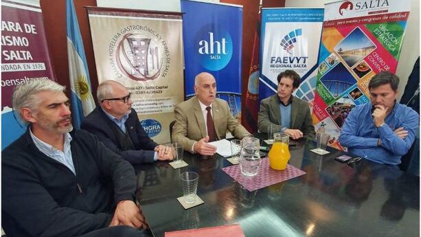 Integrantes de la Cámara de Turismo