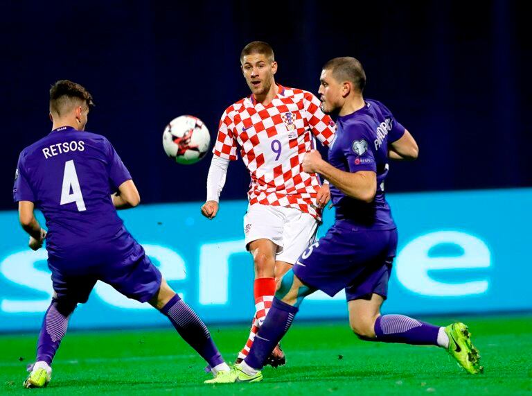 Croacia casi no le dio chances a Grecia y quedó muy cerca de jugar la Copa del Mundo.